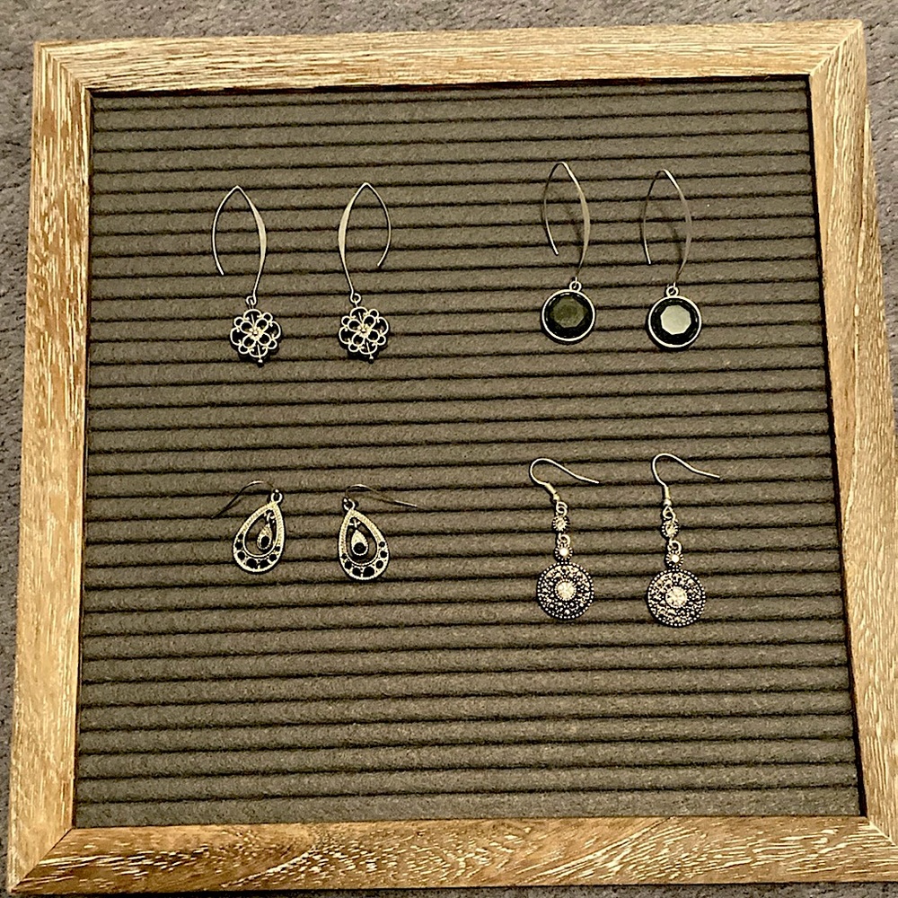 4-Pack of Dangly Sparkly Silver Earrings 🩶